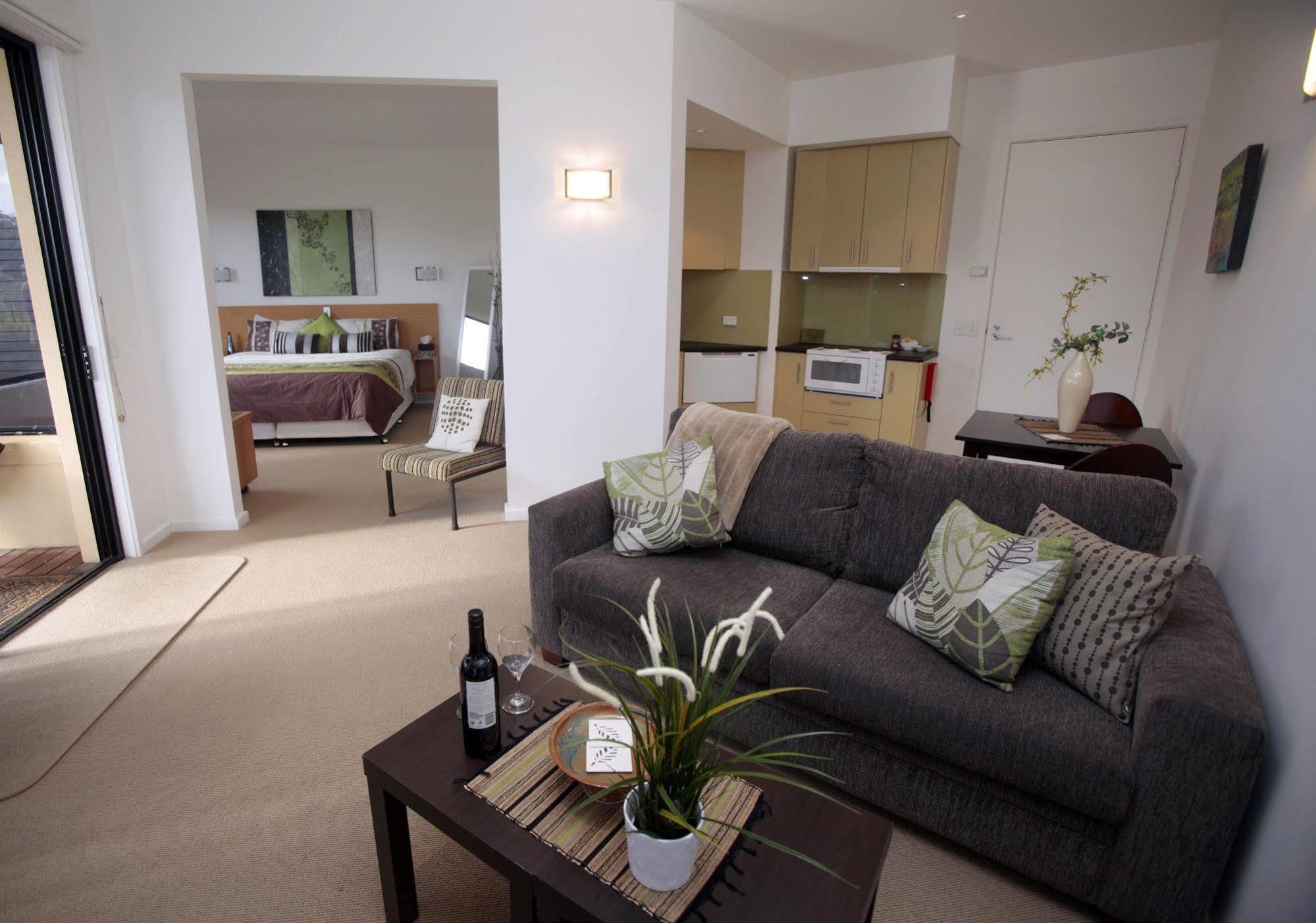 Hilltop Apartments Phillip Island (Adults Only) Cowes Exterior photo