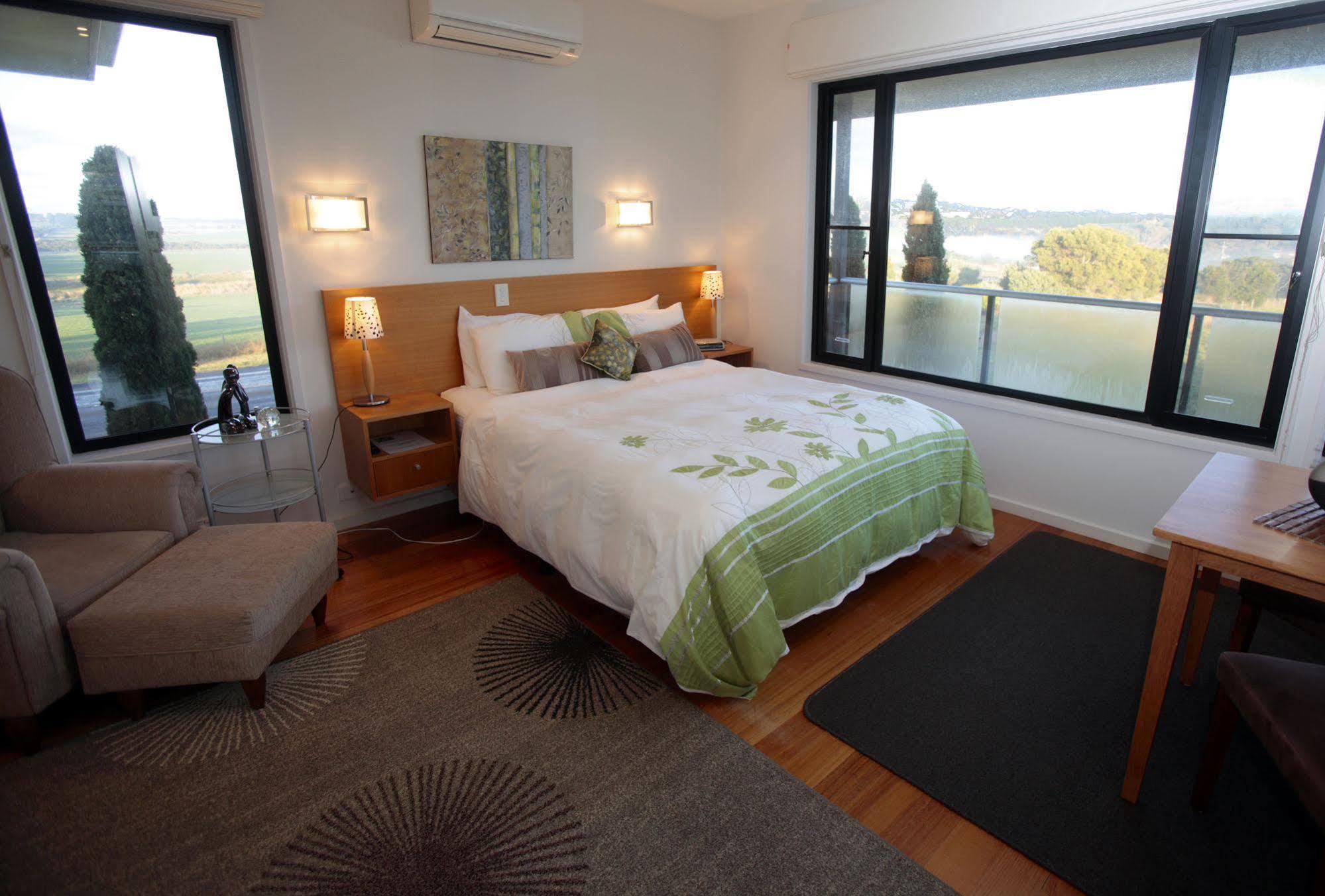 Hilltop Apartments Phillip Island (Adults Only) Cowes Exterior photo