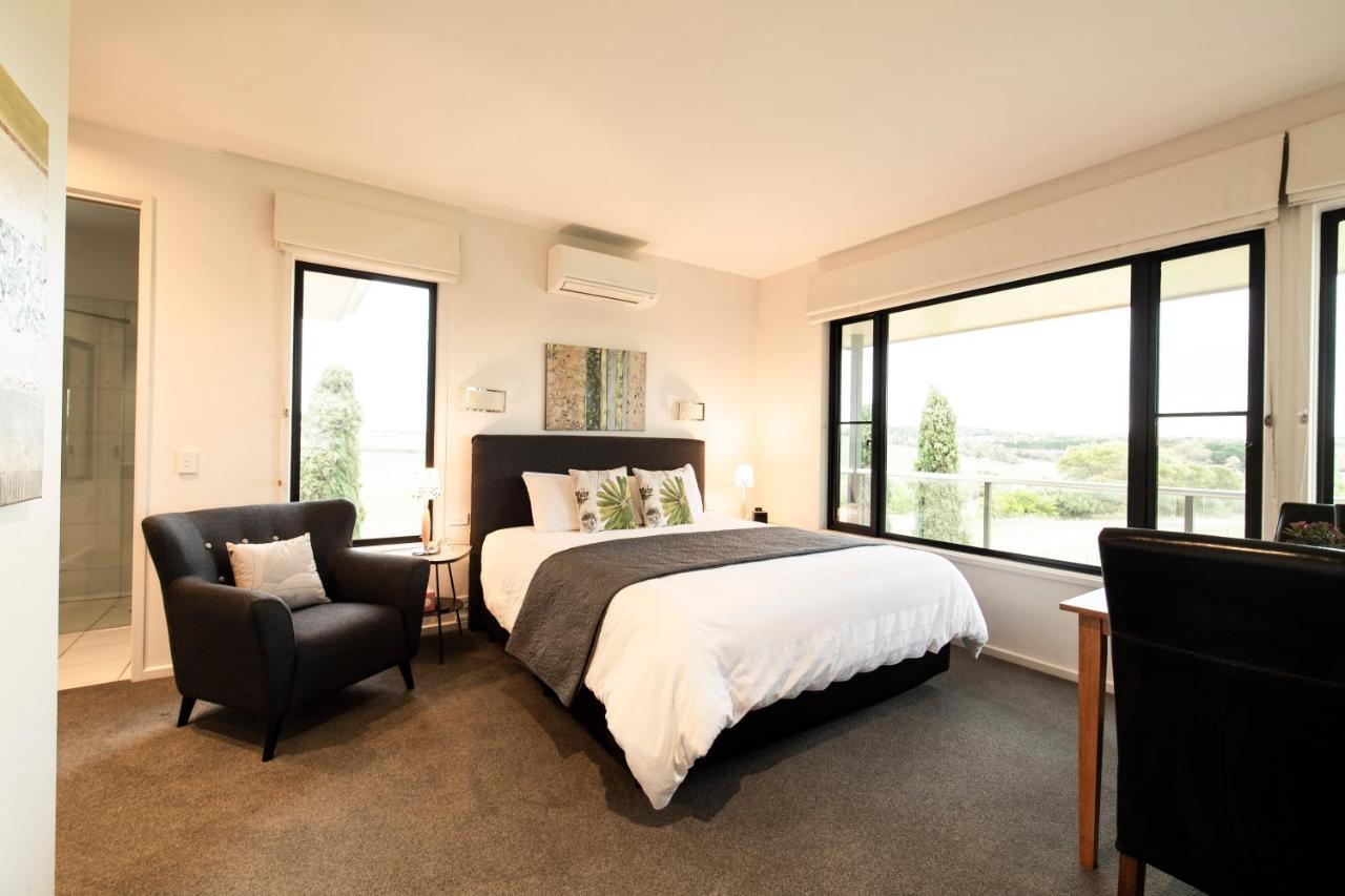 Hilltop Apartments Phillip Island (Adults Only) Cowes Exterior photo
