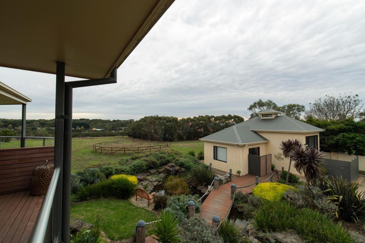 Hilltop Apartments Phillip Island (Adults Only) Cowes Exterior photo