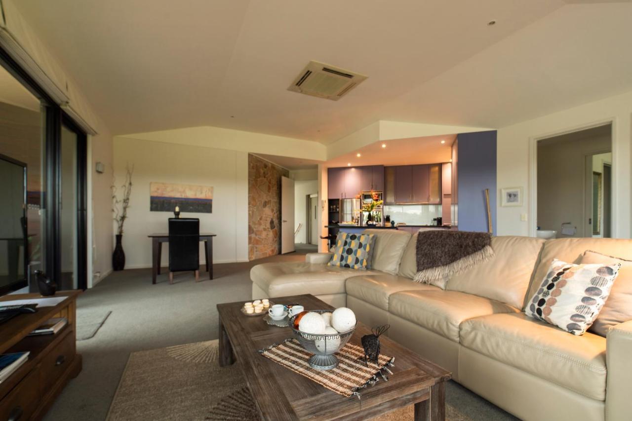 Hilltop Apartments Phillip Island (Adults Only) Cowes Exterior photo