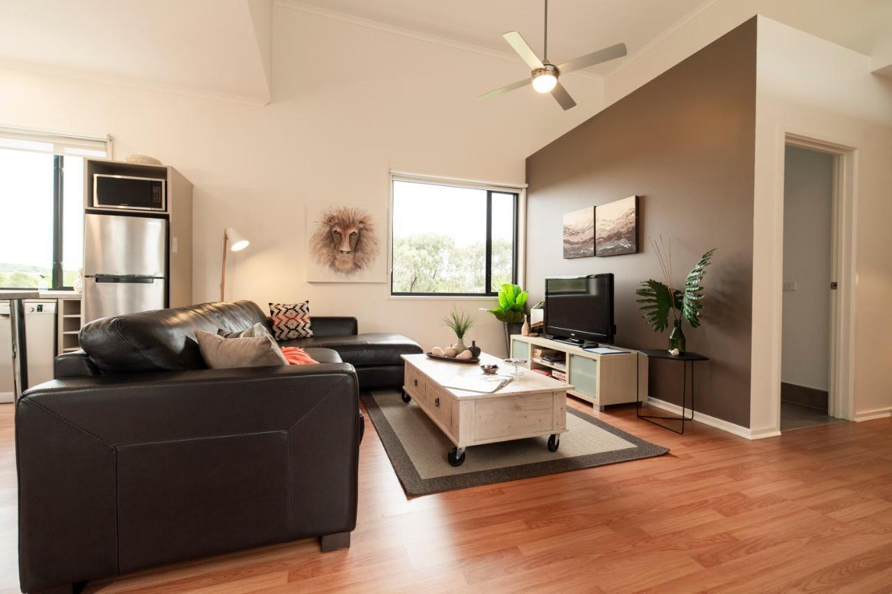 Hilltop Apartments Phillip Island (Adults Only) Cowes Exterior photo