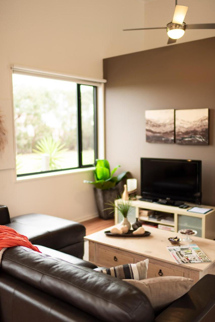 Hilltop Apartments Phillip Island (Adults Only) Cowes Exterior photo
