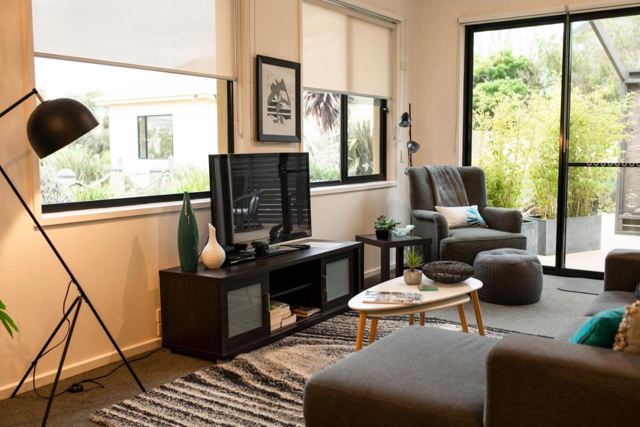 Hilltop Apartments Phillip Island (Adults Only) Cowes Exterior photo