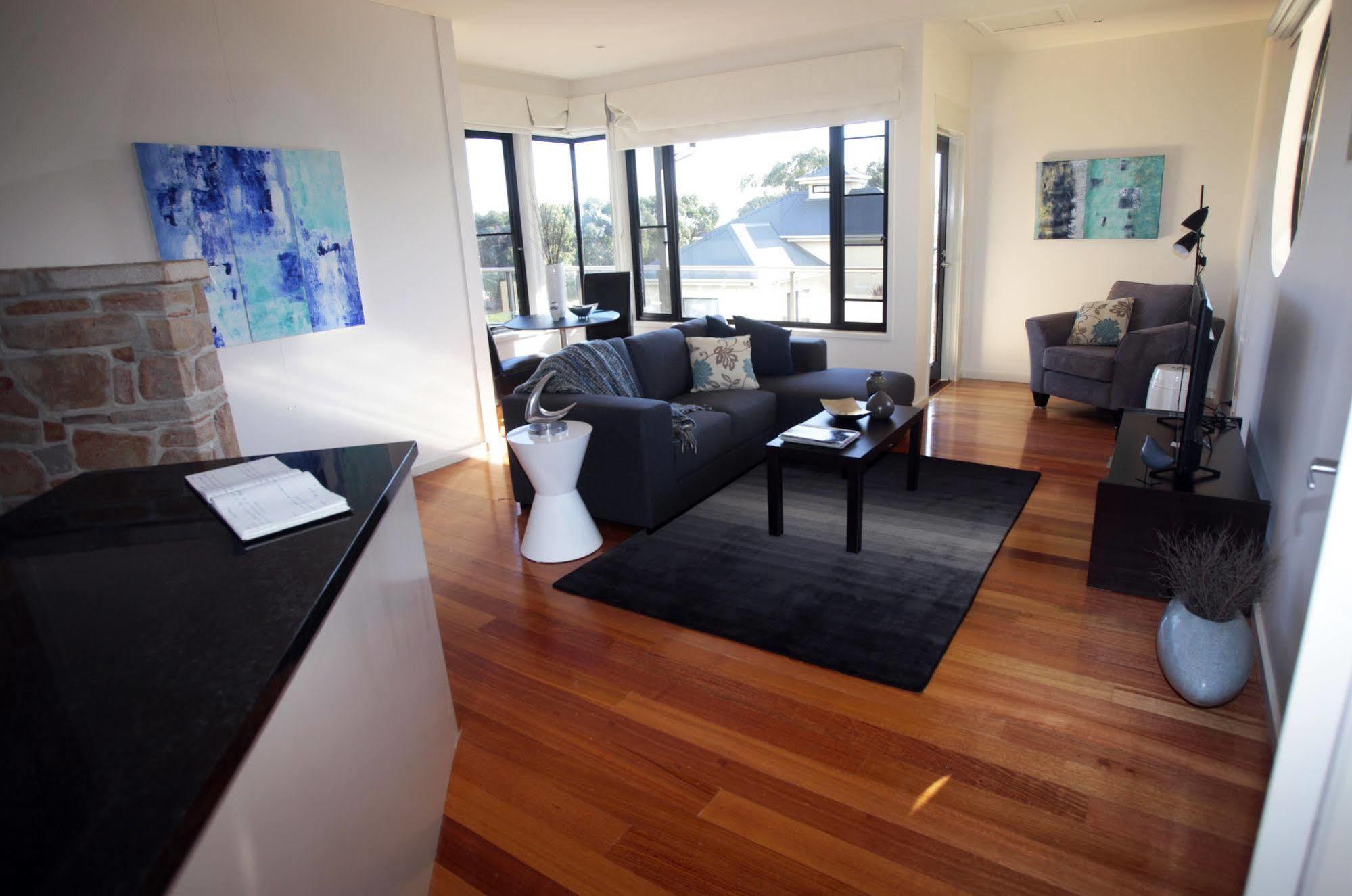 Hilltop Apartments Phillip Island (Adults Only) Cowes Exterior photo